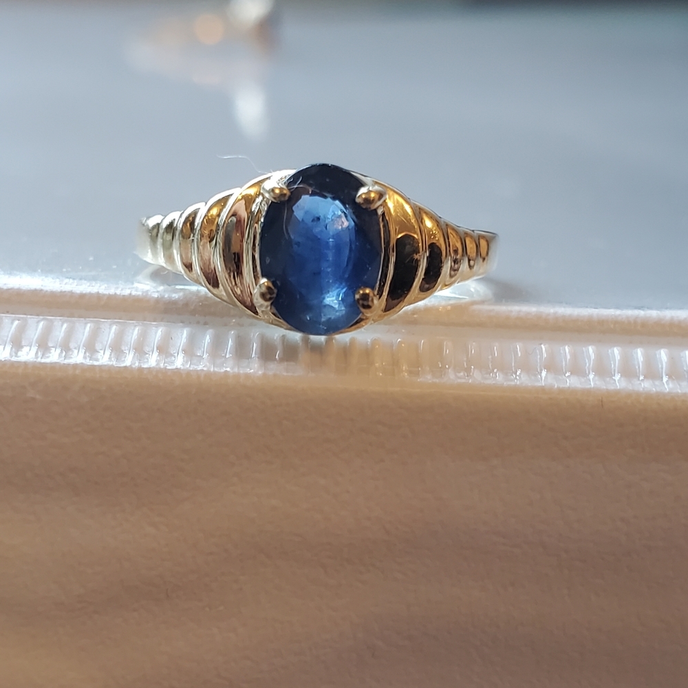 Solid 14K Gold Sapphire Shrimp Ring